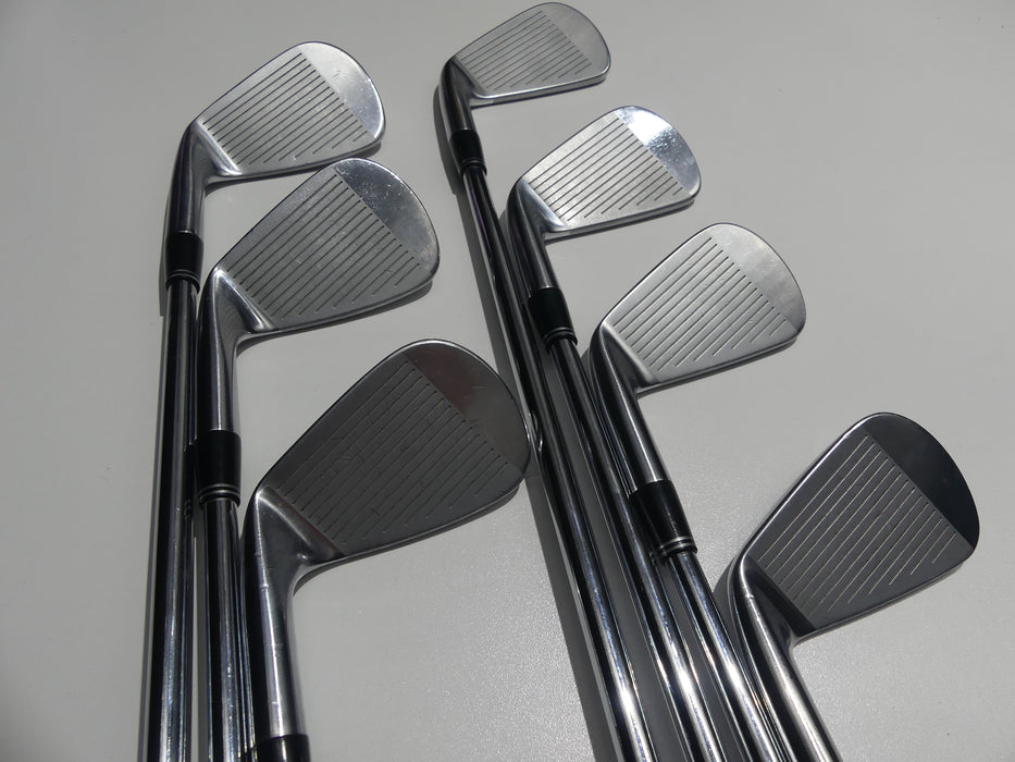 Cobra AMP Cell Pro Iron Set 4-PW Stiff Steel