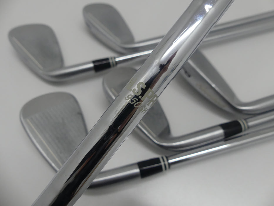 Cleveland CG4 Plus Iron Set 5-PW Stiff Steel